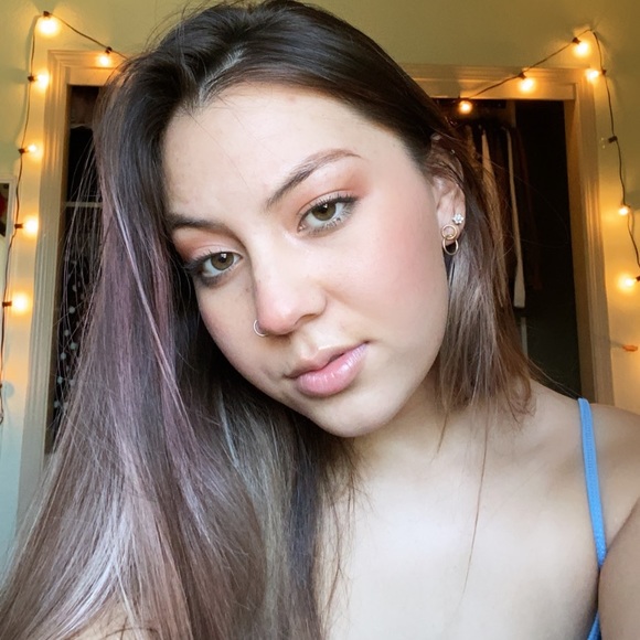 Meet your Posher, Karina - Picture 4 of 5